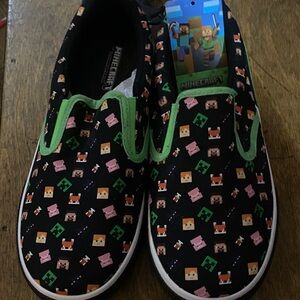 Minecraft Kids Sneakers - Black and Green slip on NWT Big Boy 6
